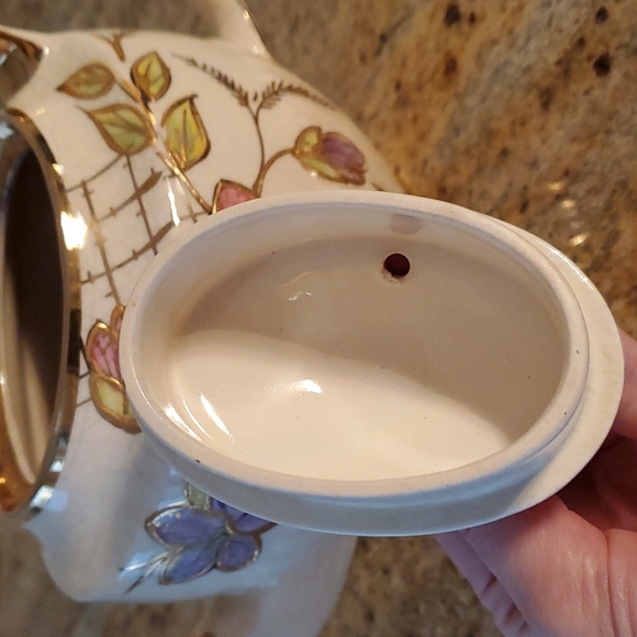 Vintage Queen Anne Arthur Wood floral and gold teapot - Picture 7 of 17